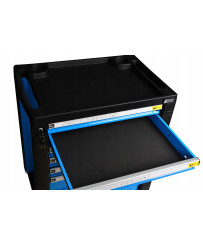 Niebieska szafka do warsztatu z potrzebnym wyposażeniem
