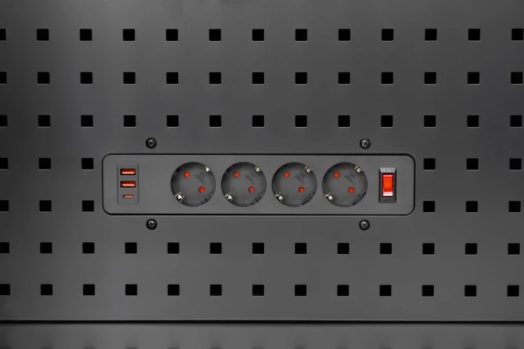 meble-warsztatowe-z-metalowym-blatem-gniazdo-usb-polka-na-elektronarzedzia-fr4108m-5.jpg